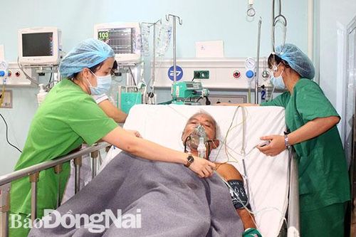 Gần 2 ngàn dịch vụ y tế tăng giá