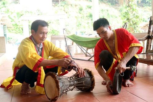 Kỳ 2: Múa trống đất - điệu múa của những người đàn ông