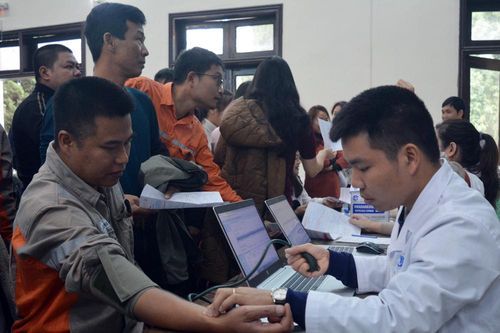 Hưởng ứng 'Tuần lễ hồng EVN lần thứ V'