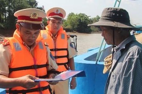 Gỡ 'điểm nghẽn' giao thông thủy vùng ĐBSCL: Sớm khơi thông để đất 'chín rồng' cất cánh