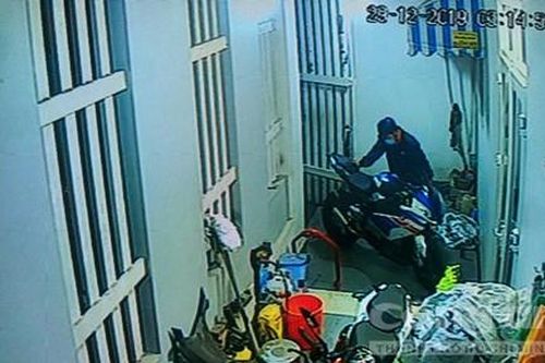 Trộm đột nhập nhà dân ở Sài Gòn lấy xe mô tô trị giá hơn nửa tỷ đồng