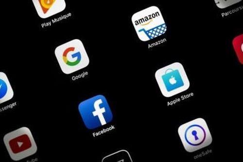 Trang chủ Apple, Facebook thay đổi thế nào sau 10 năm?