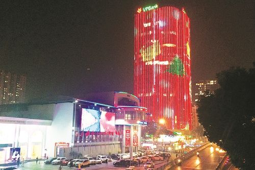 Trang trí chiếu sáng đón Tết Canh Tý 2020: Hướng đến vẻ đẹp thanh lịch và hiện đại