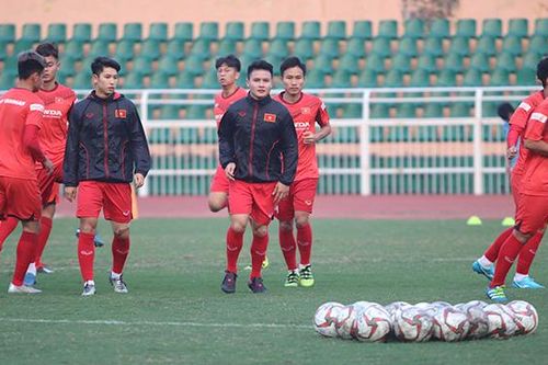 HLV Park Hang Seo thay đổi đội hình vì Quang Hải?