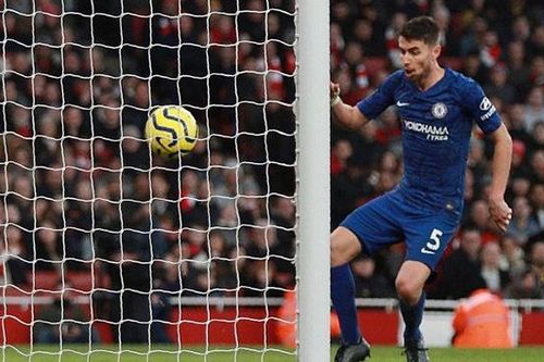 Arteta khẳng định Jorginho đáng bị đuổi, Lampard thừa nhận Chelsea gặp may