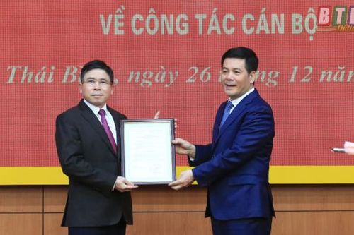 Triển khai quyết định nhân sự của Ban Bí thư