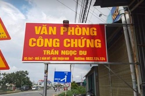 Sau vụ nổ súng, Văn phòng Công chứng liên tục bị 'khủng bố' bằng gạch đá, mắm tôm