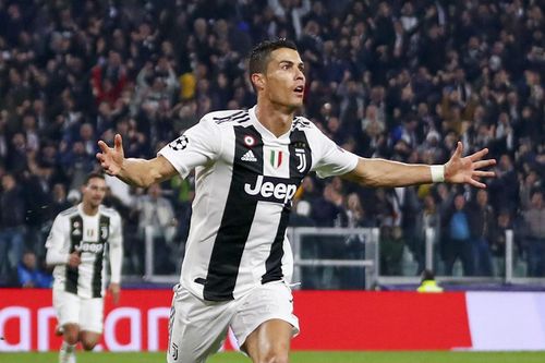 5 người nổi tiếng có thu nhập khủng nhất Instagram 2019: Ronaldo và Messi đứng đầu, Selena Gomez xếp cuối danh sách