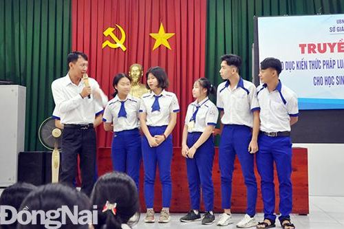Cảnh giác ma túy vào học đường
