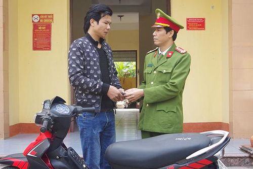 Nhận lại xe máy sau gần một năm bị mất trộm