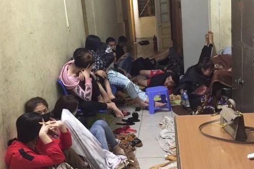Nhóm thanh niên 'bay lắc' trong quán karaoke với ma túy 'LOVE'