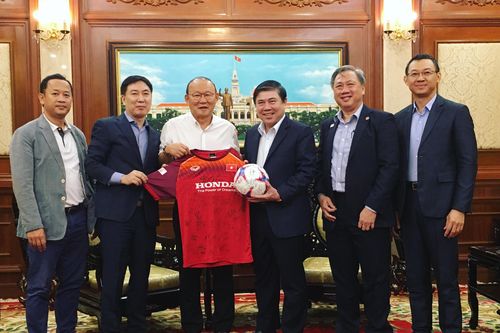 HLV Park: Cầu thủ VN ngoan hiền, nhưng trên sân giống như những con hổ