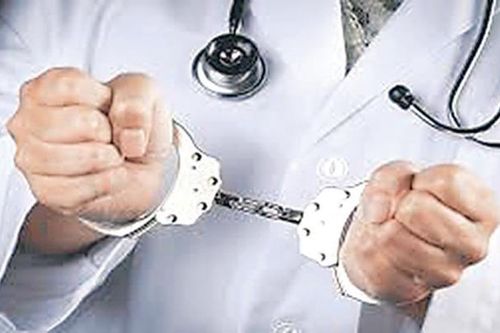 Cà Mau đề nghị xử phạt nhóm người khám bệnh trái phép