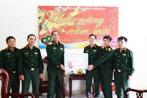 Thượng tướng Trần Quang Phương thăm, chúc Tết Bệnh viện Quân y 17