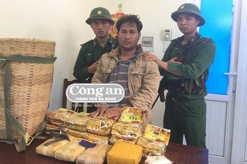 Bắt đối tượng vận chuyển 10kg ma túy đá và 20.000 viên ma túy tổng hợp