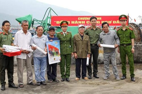 Đồng hành cùng ngư dân