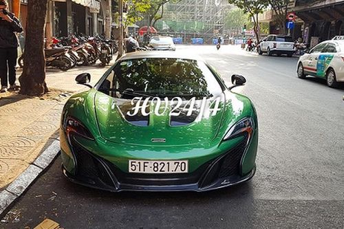 Chồng Diệp Lâm Anh khoác áo 'tắc kè' cho siêu xe McLaren 650S