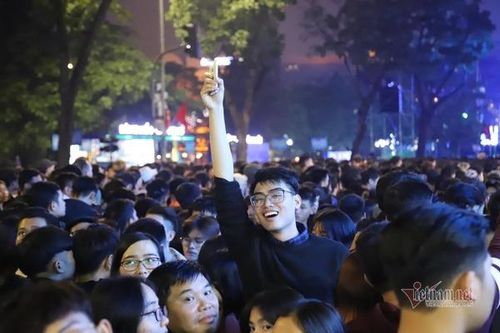 Biển người chào đón năm mới 2020