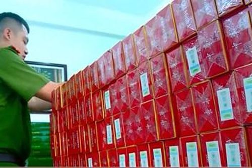 Liên tiếp phát hiện hàng chục ngàn gói thuốc lá lậu