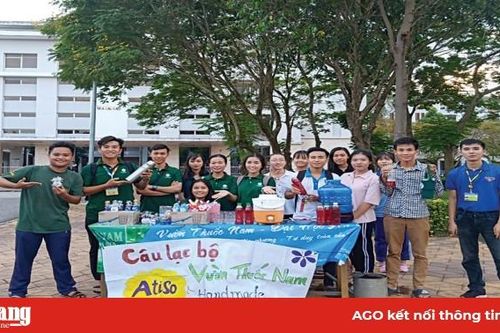 Trường Đại học An Giang góp sức xây dựng xã hội học tập