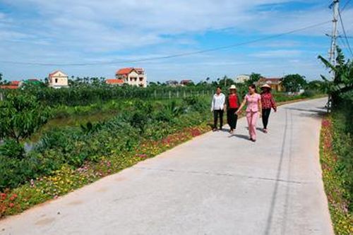 Hội viên, phụ nữ tích cực tham gia chương trình xây dựng nông thôn mới