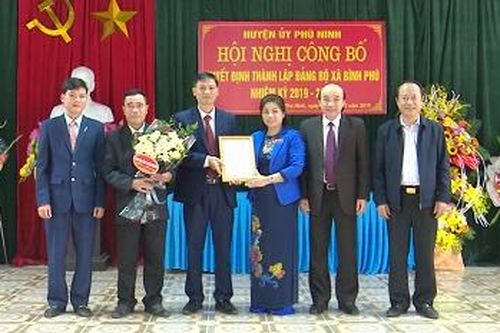 Công bố quyết định thành lập Đảng bộ xã Bình Phú, huyện Phù Ninh