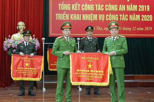 Chủ động nắm chắc tình hình, bảo vệ tuyệt đối an toàn chính trị, KT-XH