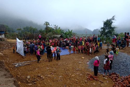 Nhóm Thiện Duyên xây trường, tặng quà học sinh