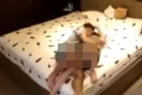 Chú rể chiếu cảnh cô dâu sex với anh rể
