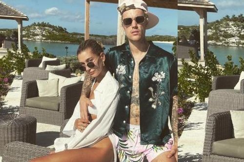 Justin Bieber và các sao Hollywood quây quần bên gia đình đón năm mới