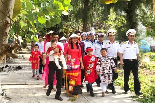 Song Tử Tây đón tết sớm
