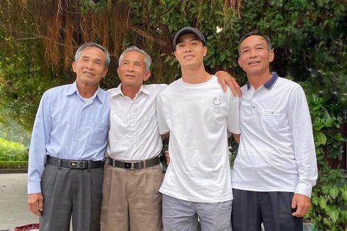 Công Phượng về nước trong ngày đầu năm mới