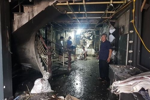Tiệm áo cưới bốc cháy trước ngày khai trương, 3 người may mắn thoát nạn