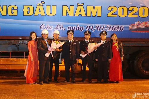 Cảng Nghệ Tĩnh đón mã hàng đầu năm 2020