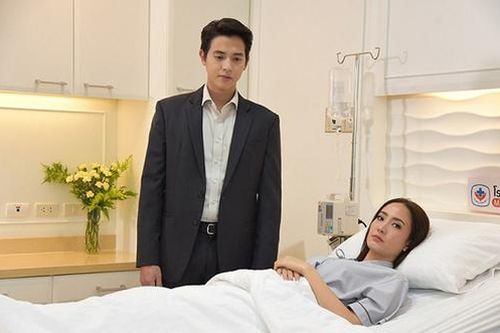 Rời phòng sinh, tôi đưa mắt tìm người nhà nhưng chồng tôi trừng mắt quát: 'Toàn kẻ lừa đảo' rồi bỏ đi trước sự ngỡ ngàng của bác sĩ
