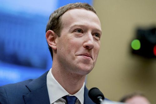 Ngập ngụa trong bê bối, ông chủ Facebook vẫn 'đút túi' 27,3 tỷ USD trong năm qua