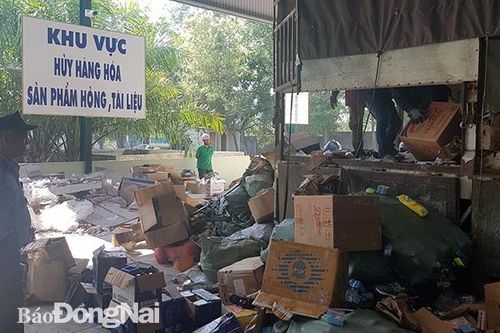 Tiêu hủy hơn 7 tấn hàng hóa, tang vật, phương tiện vi phạm