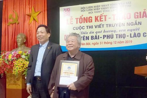 Nhà văn Mã A Lềnh đoạt Giải A Cuộc thi truyện ngắn 3 tỉnh Lào Cai - Yên Bái - Phú Thọ năm 2019