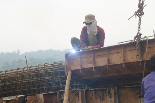 Không khí lao động ngày đầu năm ở các công trường trên địa bàn tỉnh