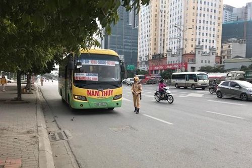 CSGT Hà Nội tăng cường xử phạt xe khách vi phạm