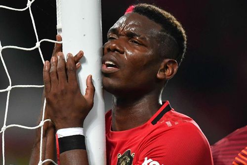 Pogba chấn thương mắt cá, MU gặp khủng hoảng tuyến giữa