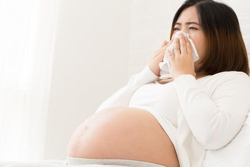 Mẹo bỏ túi cho mẹ bầu thời điểm giao mùa