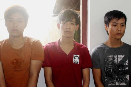 3 thanh niên cướp tài sản của đôi nam nữ tâm sự ven đường
