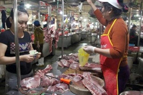 Giá thịt heo 'nhảy múa', nhiều tiểu thương tạm dừng bán
