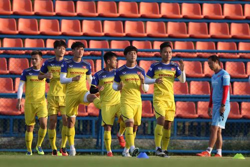 Đình Trọng cười tươi, U23 Việt Nam 'chào sân' ở Thái Lan