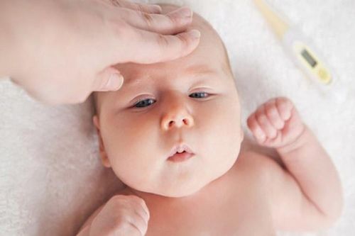 Top 10 cách hạ sốt không dùng thuốc cho trẻ hiệu quả