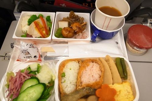 21 món ăn của các hãng hàng không nổi tiếng thế giới