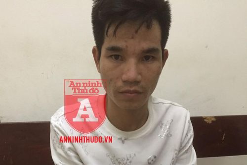 Vùng vẫy khi để lộ gói ma túy, đối tượng lập tức bị khống chế