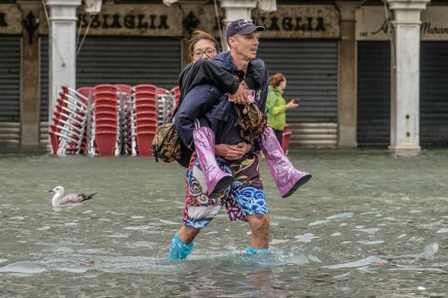 Trải nghiệm một ngày ngập lụt lịch sử ở Venice