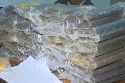 Bắt nghi phạm mua 50 kg thuốc nổ về bán kiếm lời